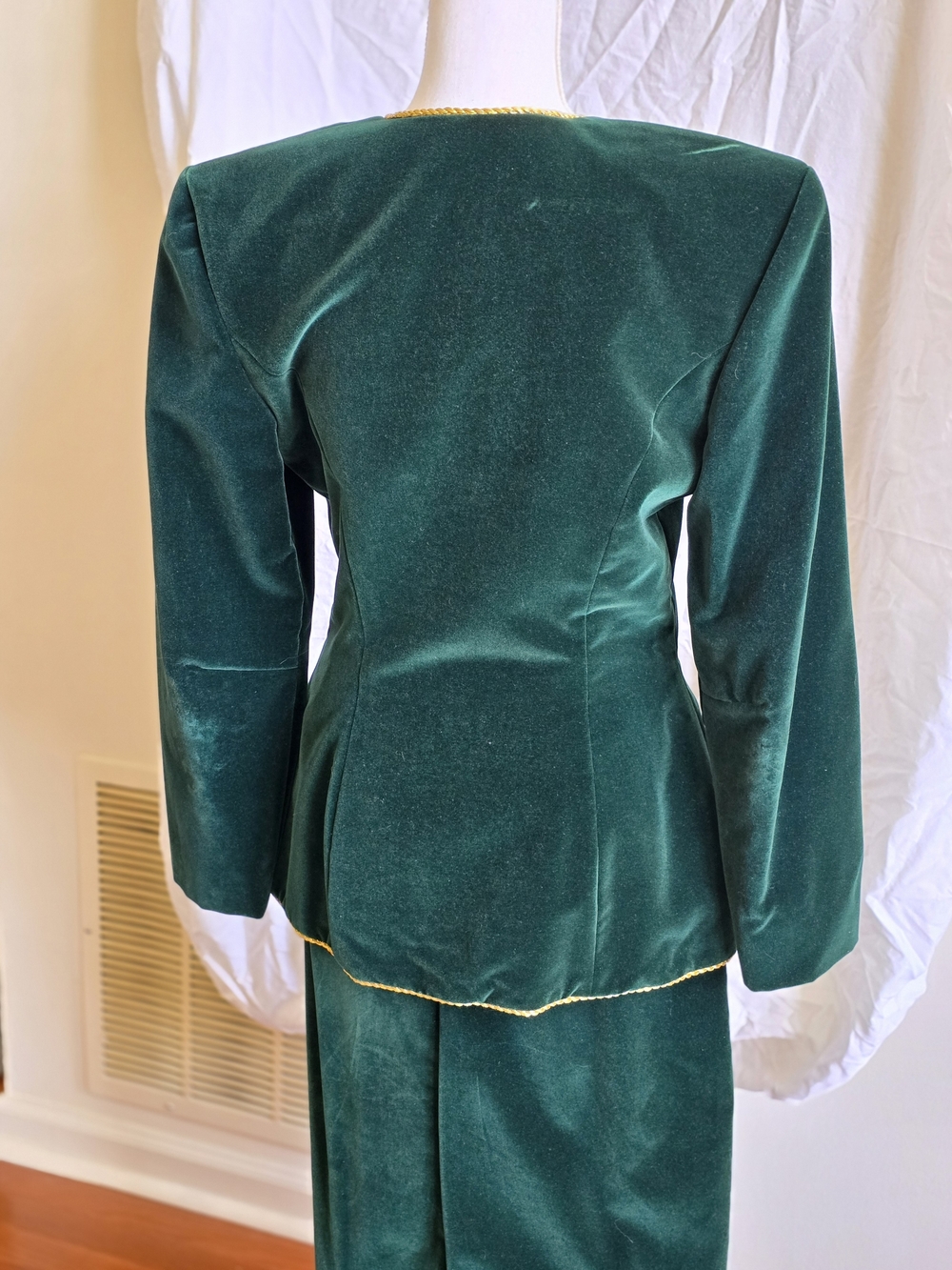 Emerald Green Velvet Two-Piece Skirt Suit with Gold Trim And Matching Purse - Picture 3 of 8